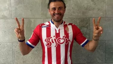 Sporting de Gijón salvó del descenso y Luis Enrique posó con su camiseta