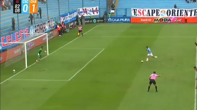 Martín Távara quisp hacer la de 'Panenka' y no pudo darle el empate a Sporting Cristal ante Los Chankas / L1 MAX