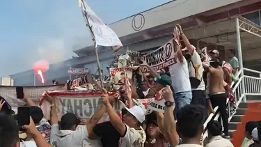 La barra principal de Universitario fue a apoyar a los jugadores en el inicio de la temporada 2026. | AD