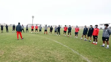 Universitario informó que procedió a hacerle la prueba molecular a futbolista aislado. | Foto: Universitario