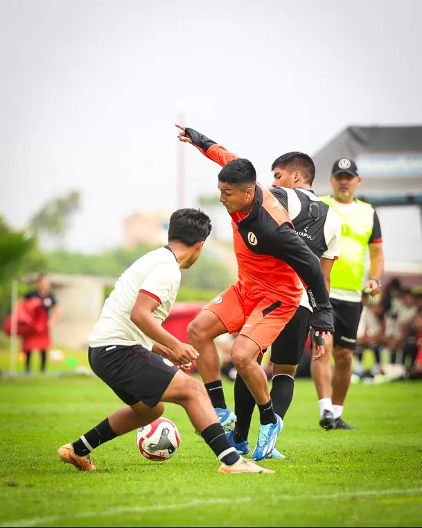 Jairo Concha presente en triunfo ante la reserva. | Foto: @universitario