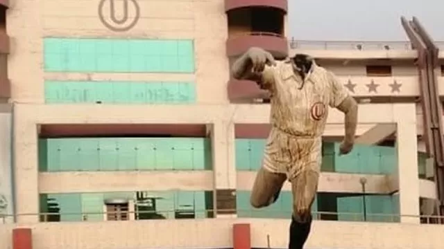 Decapitaron la estatua de Lolo Fernández en el Monumental | Video: América Noticias.