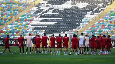 Plantel de Universitario entrenó en el estadio Monumental previo a duelo con Barcelona SC / X