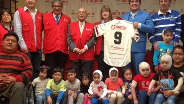 Universitario apoya a ANIQUEM (Foto: UNITED Marketing Deportivo)