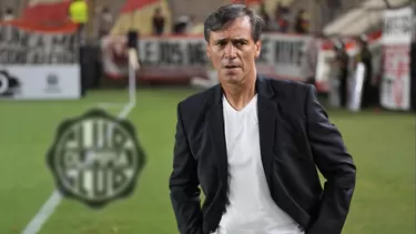 En las últimas horas creció el rumor de que Fabián Bustos entró en los planes de un grande de Paraguay. | Composición AD En las últimas horas creció el rumor de que Fabián Bustos entró en los planes de un grande de Paraguay. | Composición AD