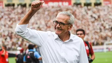 El técnico charrúa reveló también que sigue recibiendo mensajes de hinchas de Universitario.  | Foto: Universitario