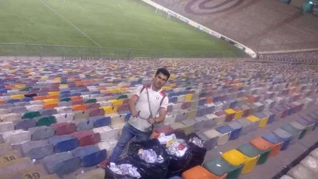 Universitario: hinchas recogieron basura en el Estadio Monumental