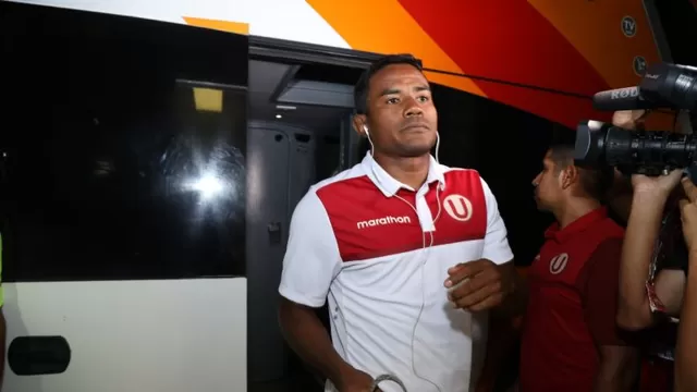Vásquez tuvo un cruce de palabras y algo más con Carlos Orejuela. | Video: Gol Perú