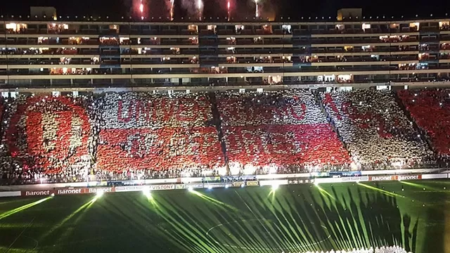 Los cremas presentaron a su plantel ante la U. Católica.