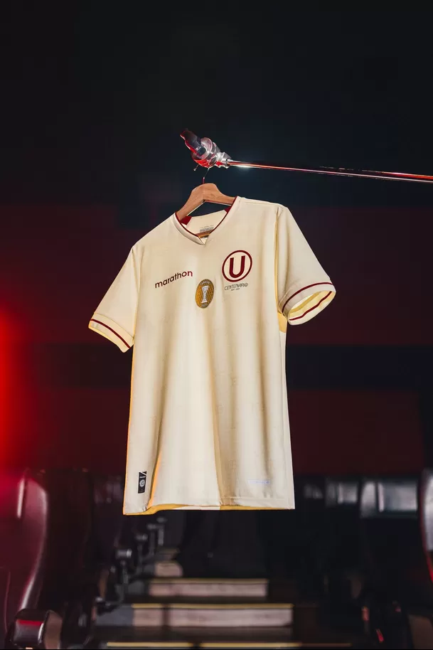 Camiseta oficial de Universitario para el 2024. | Fuente: @universitario