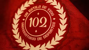 Universitario presentó su nueva camiseta por sus 102 años