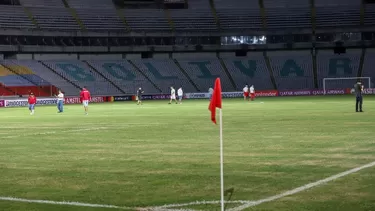 Los cremas ya conocen el gramado del Cachamay de Puerto Ordaz | Foto: Universitario