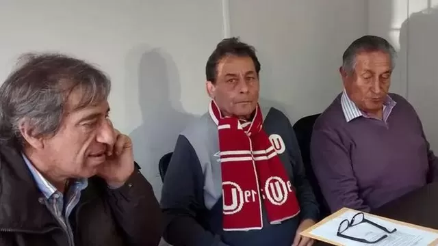 Roberto Chale firmó contrato y sigue siendo técnico de Universitario