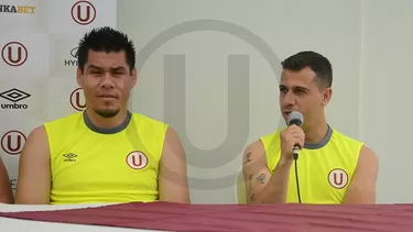 Rengifo junto a Guastavino en la presentaci&amp;oacute;n del equipo crema.