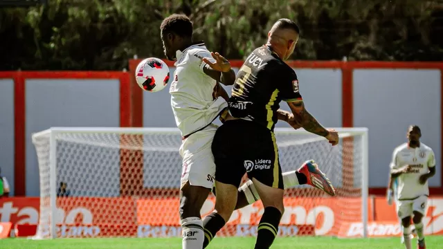 Universitario empató 0-0 en su visita a CD Moquegua por la jornada 16 del Torneo Apertura de Liga 1. | Foto: @Liga1TeApuesto