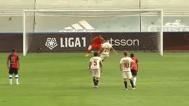 Enzo Pérez no pudo anotar el segundo gol de Universitario. | Video: Gol Perú