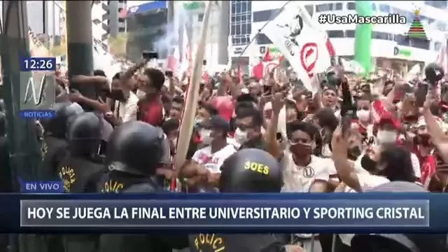 Universitario vs. Sporting Cristal: Cremas realizan banderazo en la previa de la final