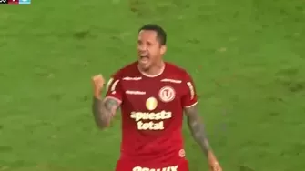 Gianluca Lapadula recibió un pase en el área y anotó el 1-0 de Universitario vs Sporting Cristal tras gran cabezazo / Fuente: L1 MAX