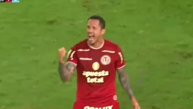 Gianluca Lapadula recibió un pase en el área y anotó el 1-0 de Universitario vs Sporting Cristal tras gran cabezazo / Fuente: L1 MAX