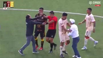 UTC vs Juan Pablo II fue suspendido: Presidente y dirigente del 'Gavilán' agredieron al árbitro