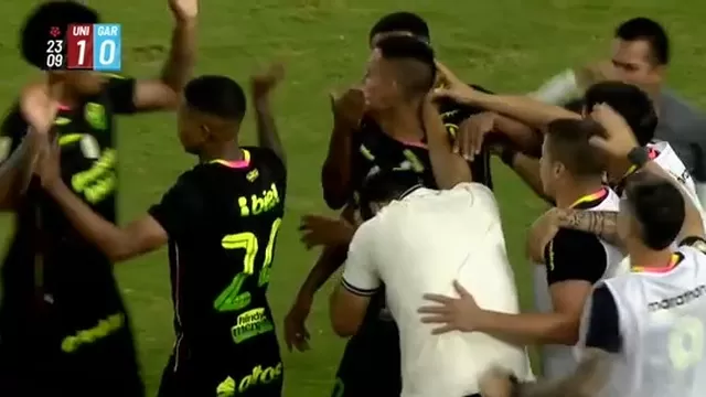 Alex Valera convirtió el primero de Universitario vs Garcilaso tras una gran definición de cabeza / Captura / L1 MAX