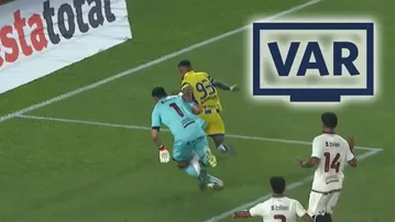 VAR dijo por qué no cobró penal en acción de Romero y Rodríguez