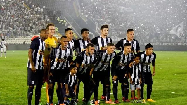 Alianza Lima venció al Fénix en la Noche del Juramento Blanquiazul