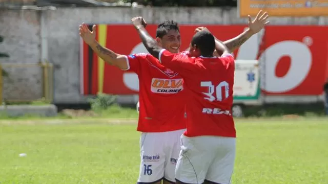 Unión Comercio hundió más a Sport Huancayo con &#39;doblete&#39; de Velarde