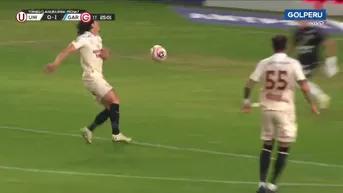 Williams Riveros y su terrible blooper para el 1-0 de Garcilaso