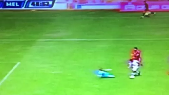 Ysrael Zúñiga y un terrible error: se sacó al arquero y la mandó afuera