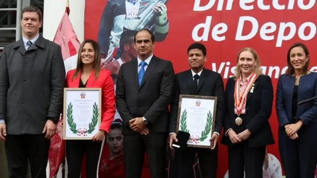Alexandra Grande y Jesús Altamirano recibieron los Laureles Deportivos