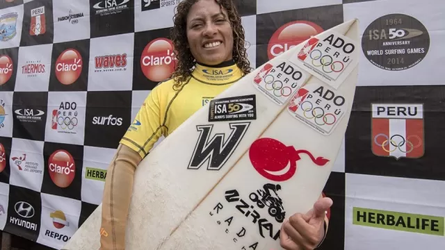Analí Gómez clasificó a la gran final del Mundial de Surf