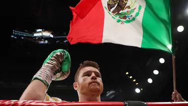 La pelea entre &amp;Aacute;lvarez y Jacobs dur&amp;oacute; 12 rounds. | Foto: AFP