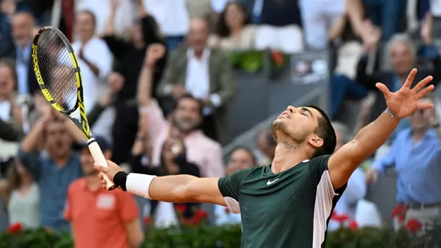 Alcaraz remontó y derrotó a Djokovic. | Foto: AFP/Video: @TennisTV