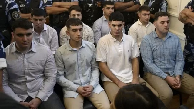 Los ocho rugbiers, todos de la pequeña localidad de Zárate, cercana a Buenos Aires, detenidos el día del crimen, han estado en prisión preventiva desde 2020. | Foto: AFP