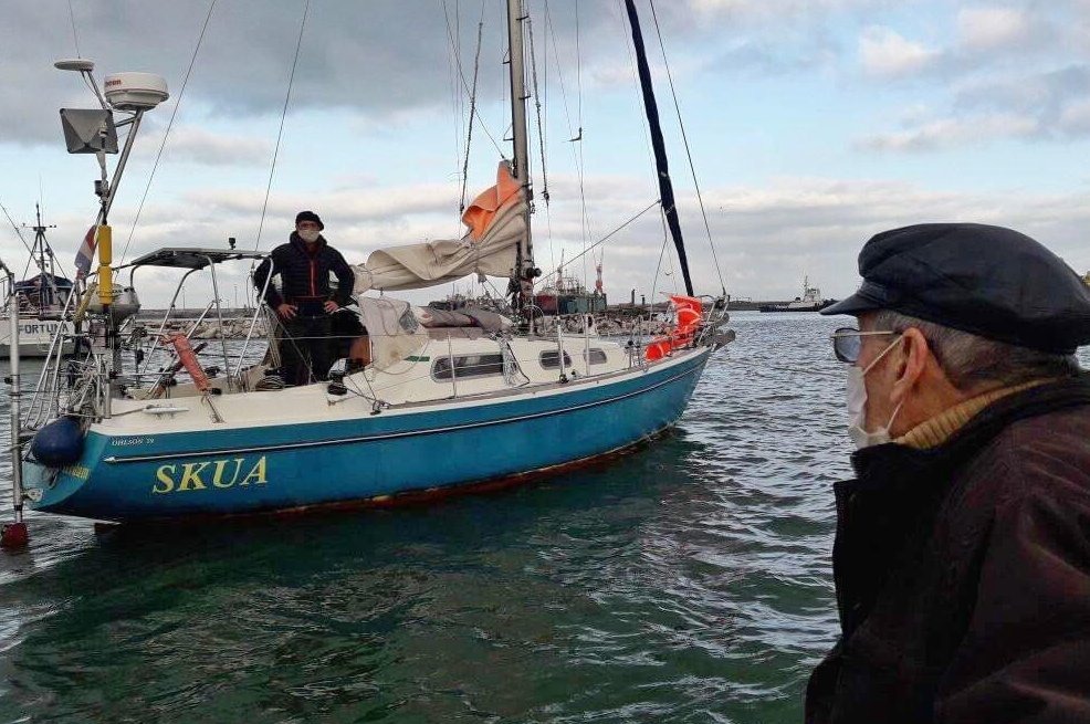 Juan Manuel nombró a su bote &#39;skua&#39;, en honor a su ave marina favorita | Foto: Instagram.