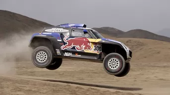 Dakar 2019: ¿Carlos Sainz se dejó pasar por Nasser Al-Attiyah en primera etapa?