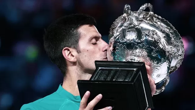 Novak Djokovic derrotó  en tres sets 7-5, 6-2, 6-2 a Daniil Medvedev. | Foto: Twitter.