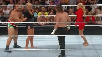 Dolph Ziggler y Lana sacaron a patadas del ring a Rusev y Summer Rae