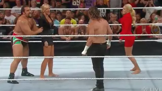 Dolph Ziggler y Lana sacaron a patadas del ring a Rusev y Summer Rae