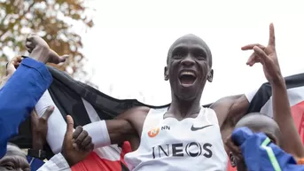 Eliud Kipchoge a sus fans tras récord en maratón: "Hemos hecho historia juntos"