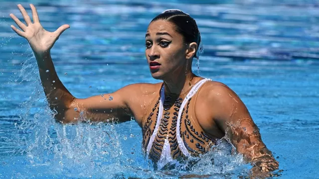 Dramático rescate a nadadora artística. | Foto: AFP/Video: Canal N