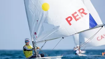 Florencia Chiarella se coronó campeona mundial juvenil de vela en láser radial