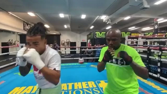 Floyd Mayweather Jr. le dio una clases de boxeo al cantante Ozuna