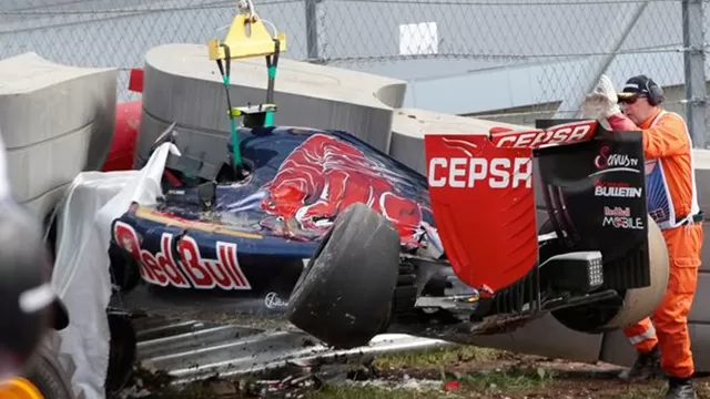 As&amp;iacute; ha sido el accidente de Carlos Sainz en el GP Rusia (Video: @elmundoes)