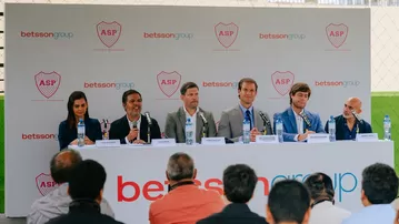 Con fútbol como eje, programa acompañará a estudiantes mujeres de  Chorrillos durante cinco años