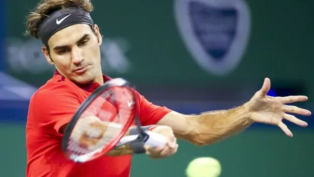 Genial punto de Roger Federer en la final del Masters 1000 de Shanghái