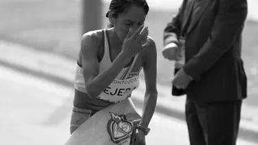 Gladys Tejeda se qued&amp;oacute; sin el oro de Toronto 2015 (Foto: AFP)