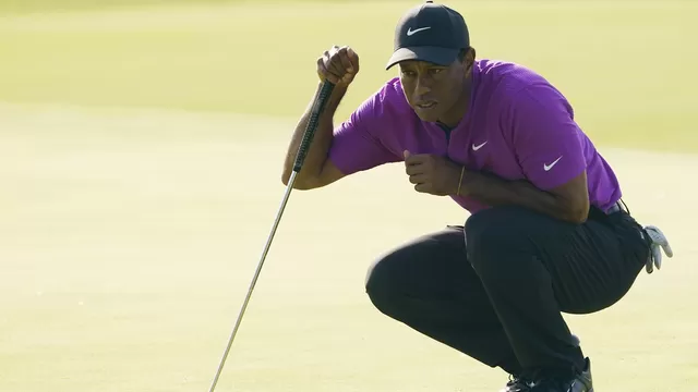 El golfista Tiger Woods es  hospitalizado tras sufrir accidente automovilístico