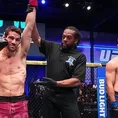 Ian Escuza impresionó a Dana White con un nocaut en 32 segundos y recibió contrato de UFC Ian Escuza impresionó a Dana White con un nocaut en 32 segundos y recibió contrato de UFC